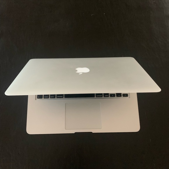 MacBook Air Laptop